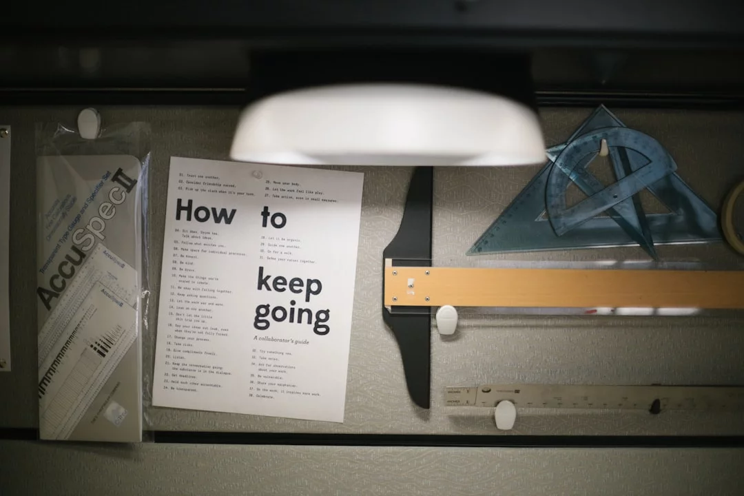 White and black labeled box illustrating 5 proven strategies on how to overcome procrastination step by step