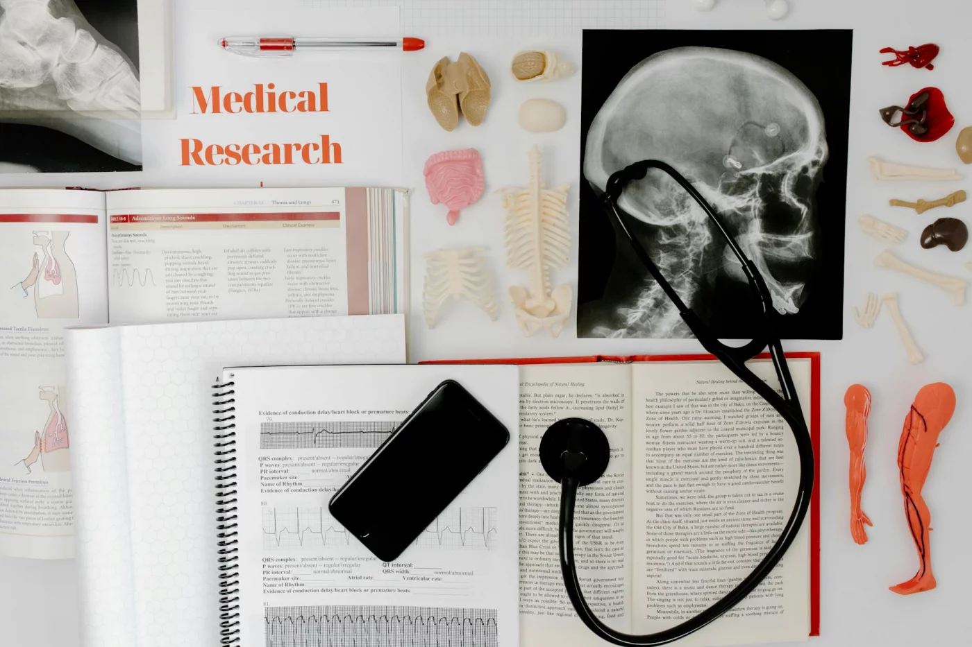 How to Use Anki for Medical School in 7 Smart, Beginner-Friendly Steps Medical study setup with Anki flashcard planning, showing how to use Anki as a medical student efficiently