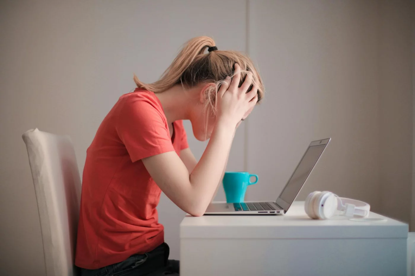 Why Statistics Is Trending: 7 Skills That Reduce Study Stress Student learning graphs at home to understand statistics about stress in students and reduce study anxiety