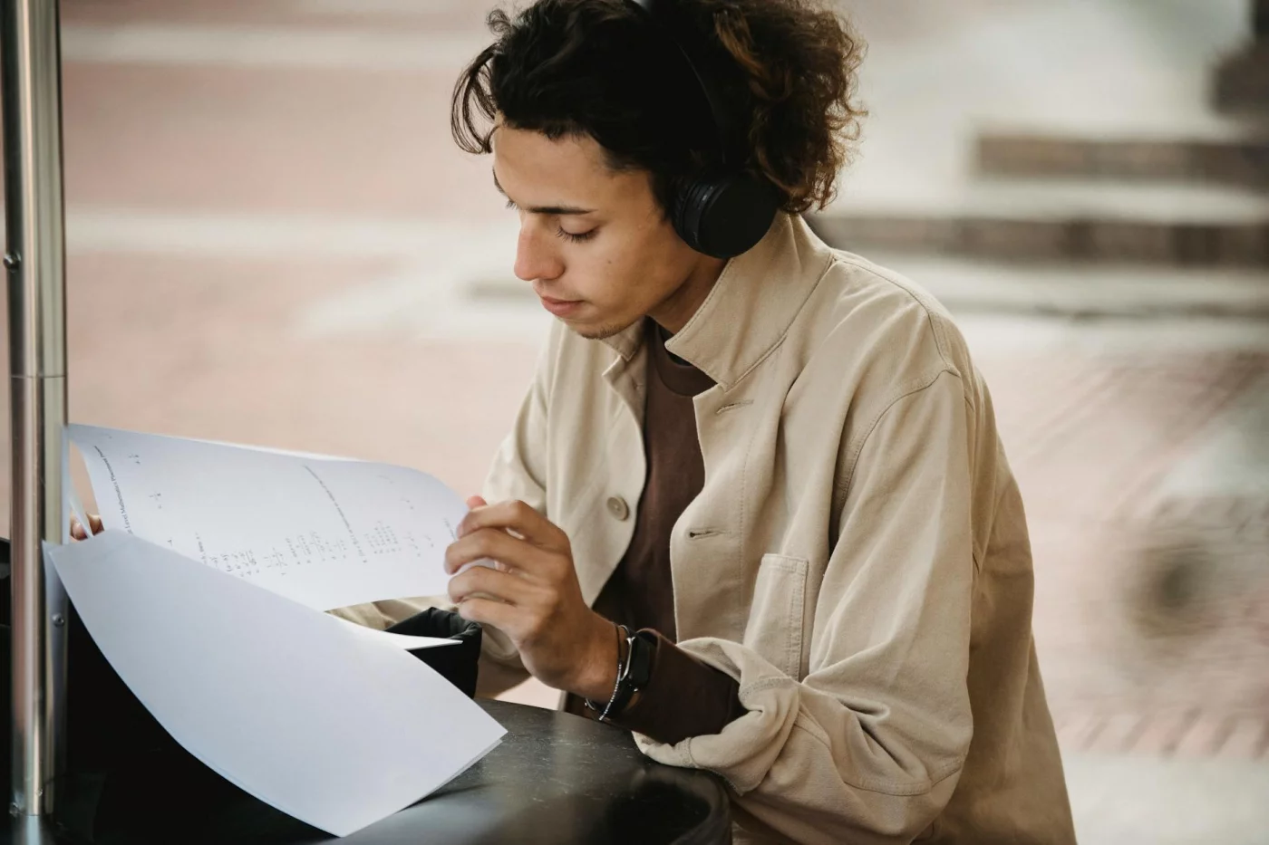 Binaural Beats vs Lo-fi vs Silence for Focus Learner using wireless headphones and notes while comparing binaural beats for studying options
