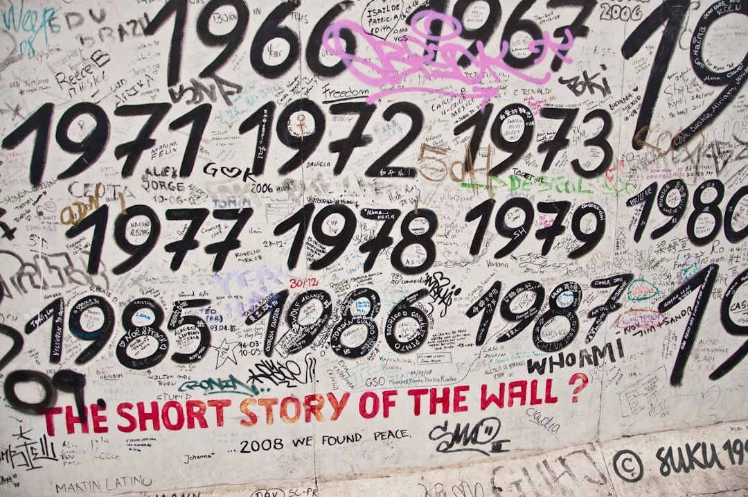 How Long Does Information Stay in Short-Term Memory? White and black printed textile illustrating what short-term memory is and how long does short term memory last without rehearsal