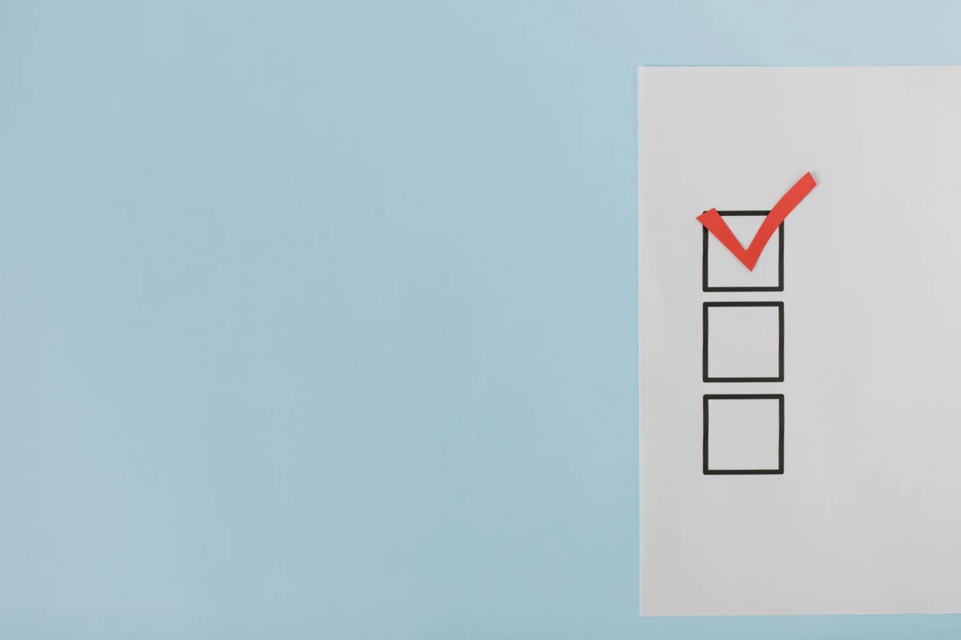 How to Improve Memory Recall With Evidence-Based Study Methods Checklist with a red checkmark for how to improve memory recall by testing yourself before review